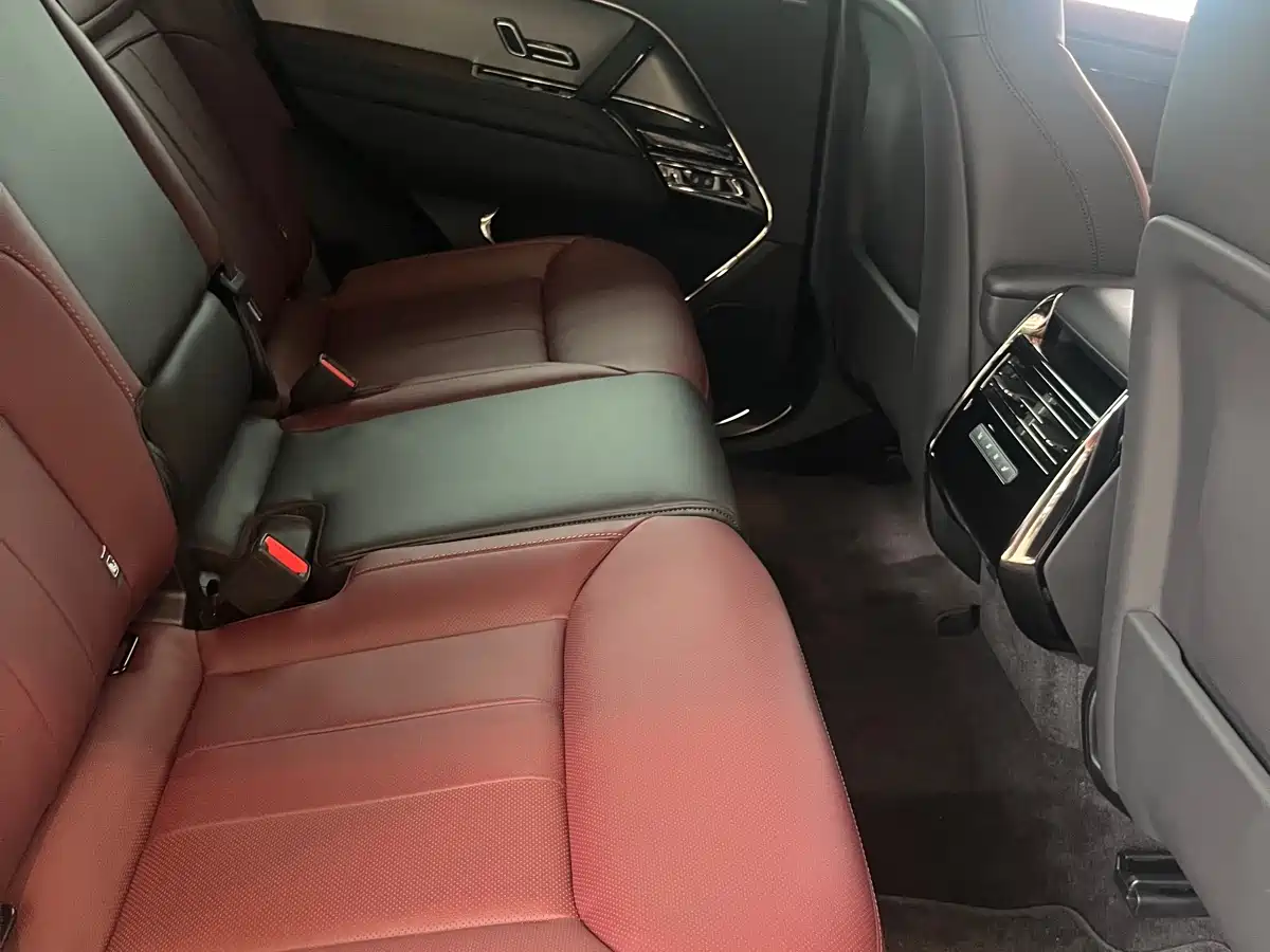 Land Rover Range Rover Sport фото 11