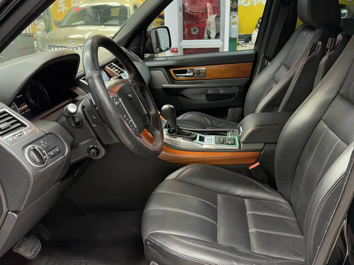 Land Rover Range Rover Sport 2012 3.0 TDV6 HSE Diesel Version фото 4