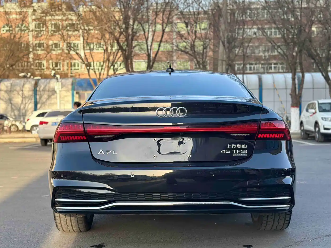 Audi A7L 2025 Model Year 45 TFSI quattro Premium фото 8