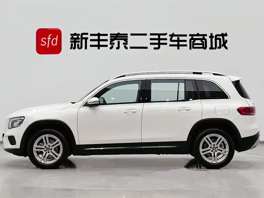 MERCEDES-BENZ GLB