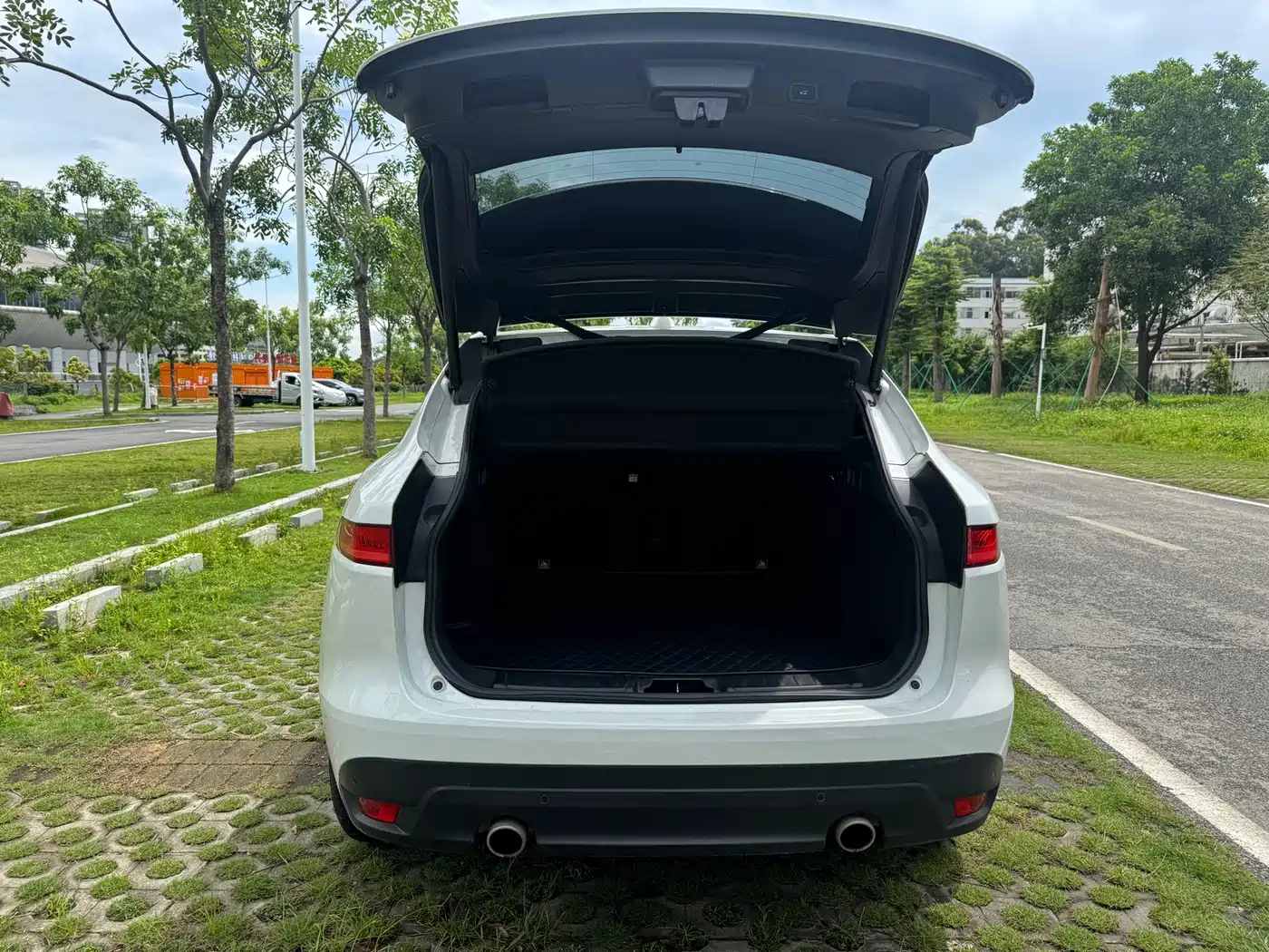 Jaguar F-PACE 2017 2016 3.0 SC 4WD R-Sport