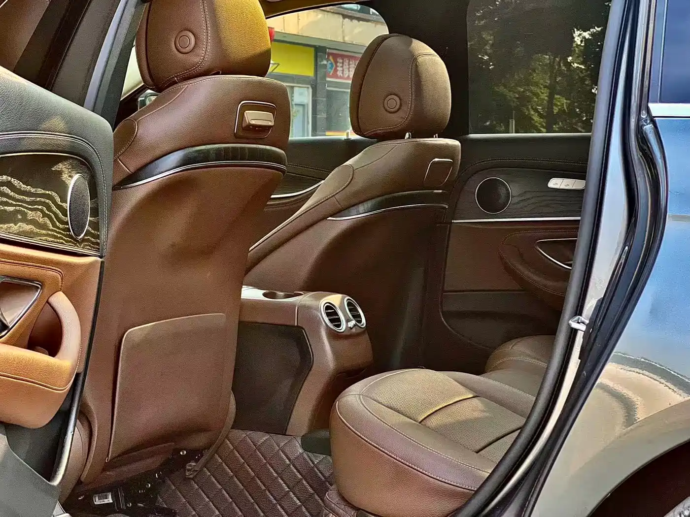 Mercedes-Benz E-Class 2020 E 300 L Sport Fashion Model фото 6