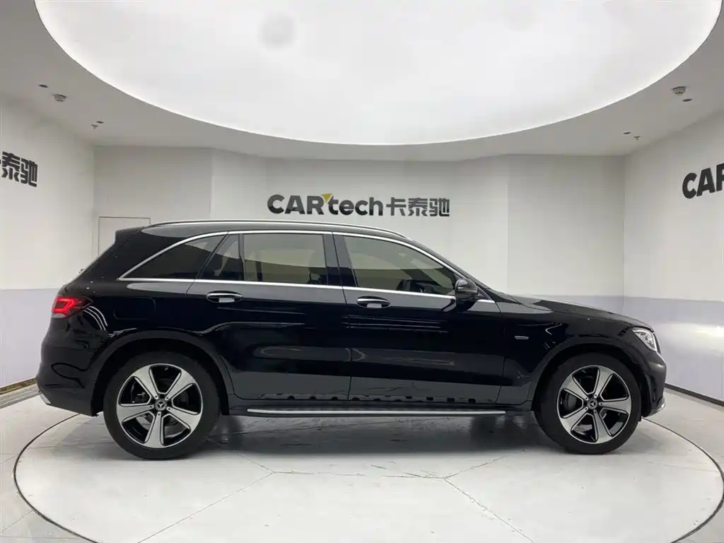 Mercedes-Benz GLC 2022 Facelift GLC 300 L 4MATIC Dynamic Collector's Edition фото 4