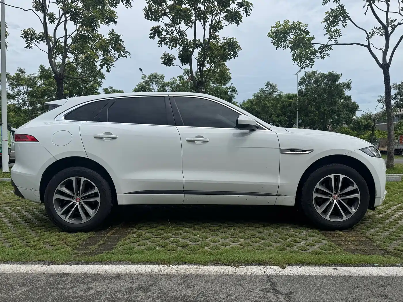 Jaguar F-PACE 2017 2016 3.0 SC 4WD R-Sport