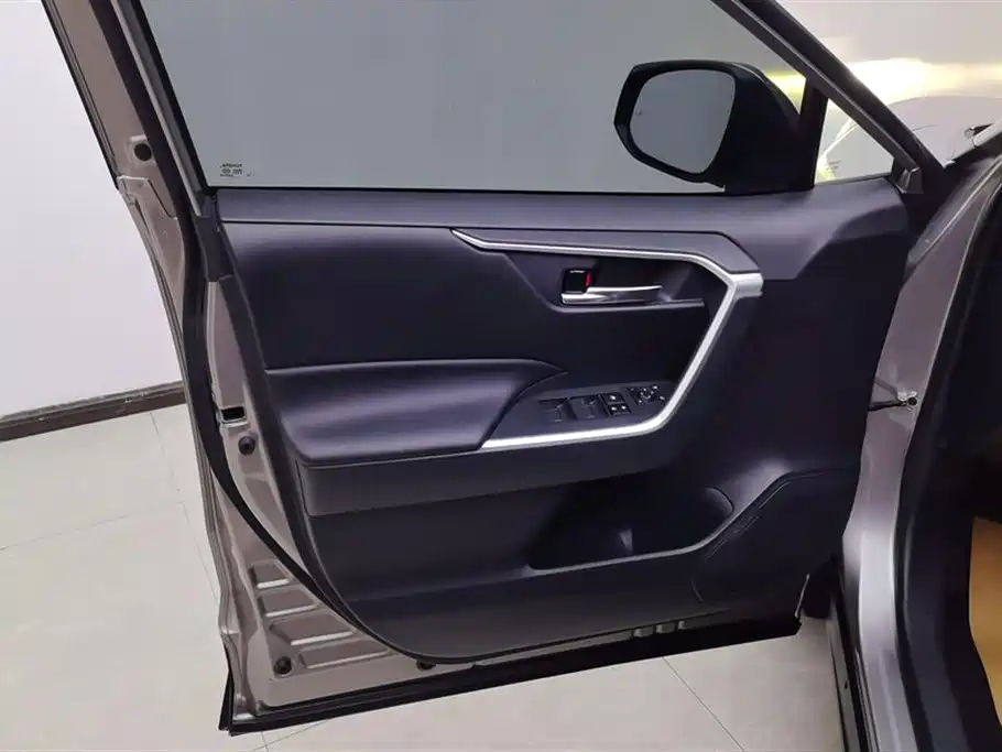 Toyota RAV4 Rongfang 2021 2.0L CVT 2WD Trend фото 7