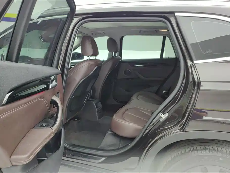 BMW X1 2020 sDrive20Li Fashion Model фото 11