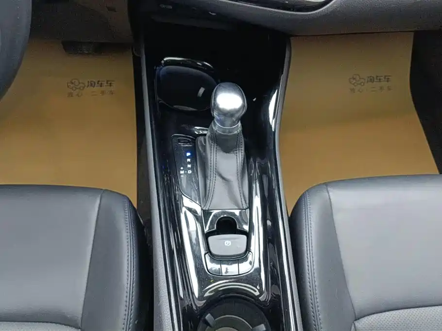 Toyota C-HR 2021 2.0L Luxury Edition фото 16