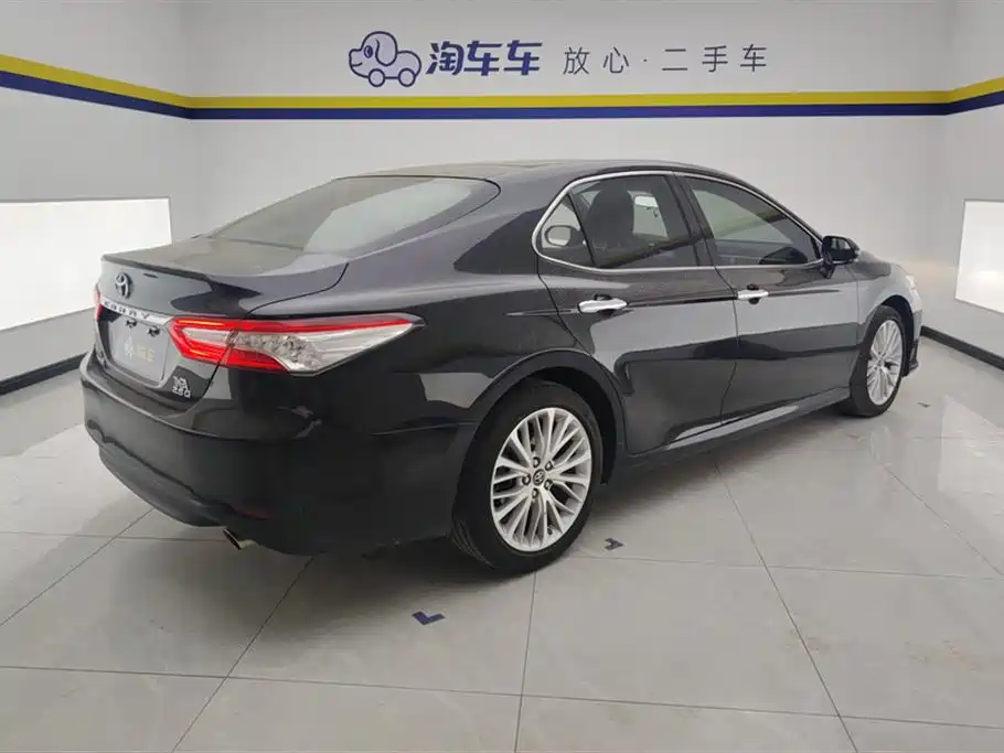 Toyota Camry 2018 2.5G Luxury Edition фото 3