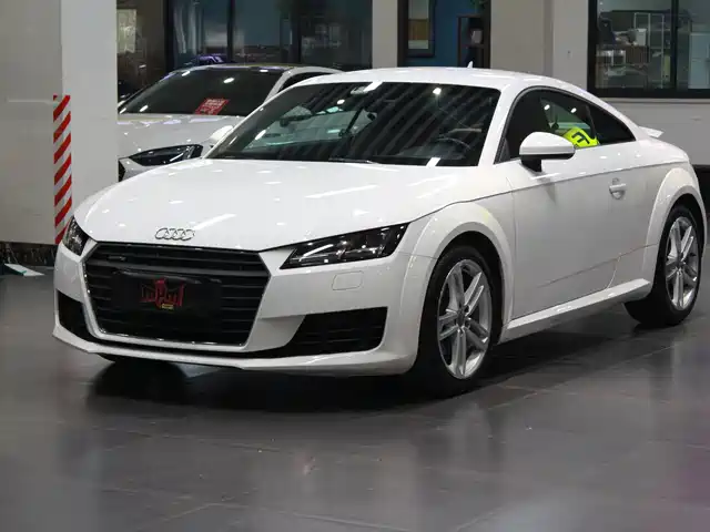 AUDI TT