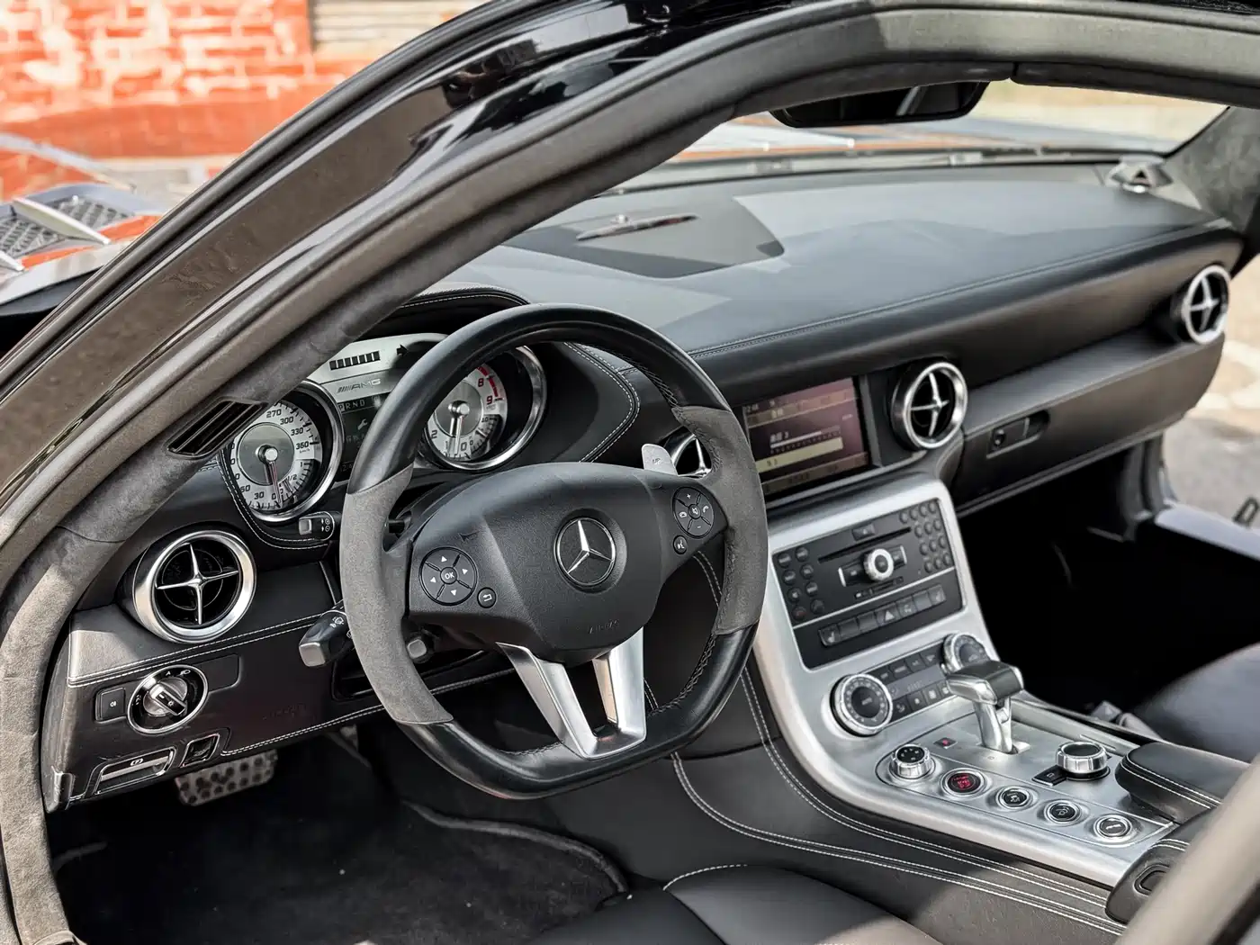 Mercedes-Benz SLS AMG 2011 SLS AMG фото 8