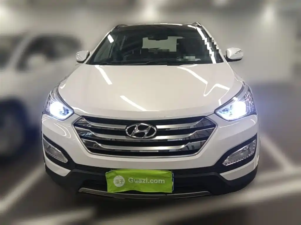 Hyundai Santa Fe 2015 2.4L Automatic 4WD Smart 5-seater фото 5
