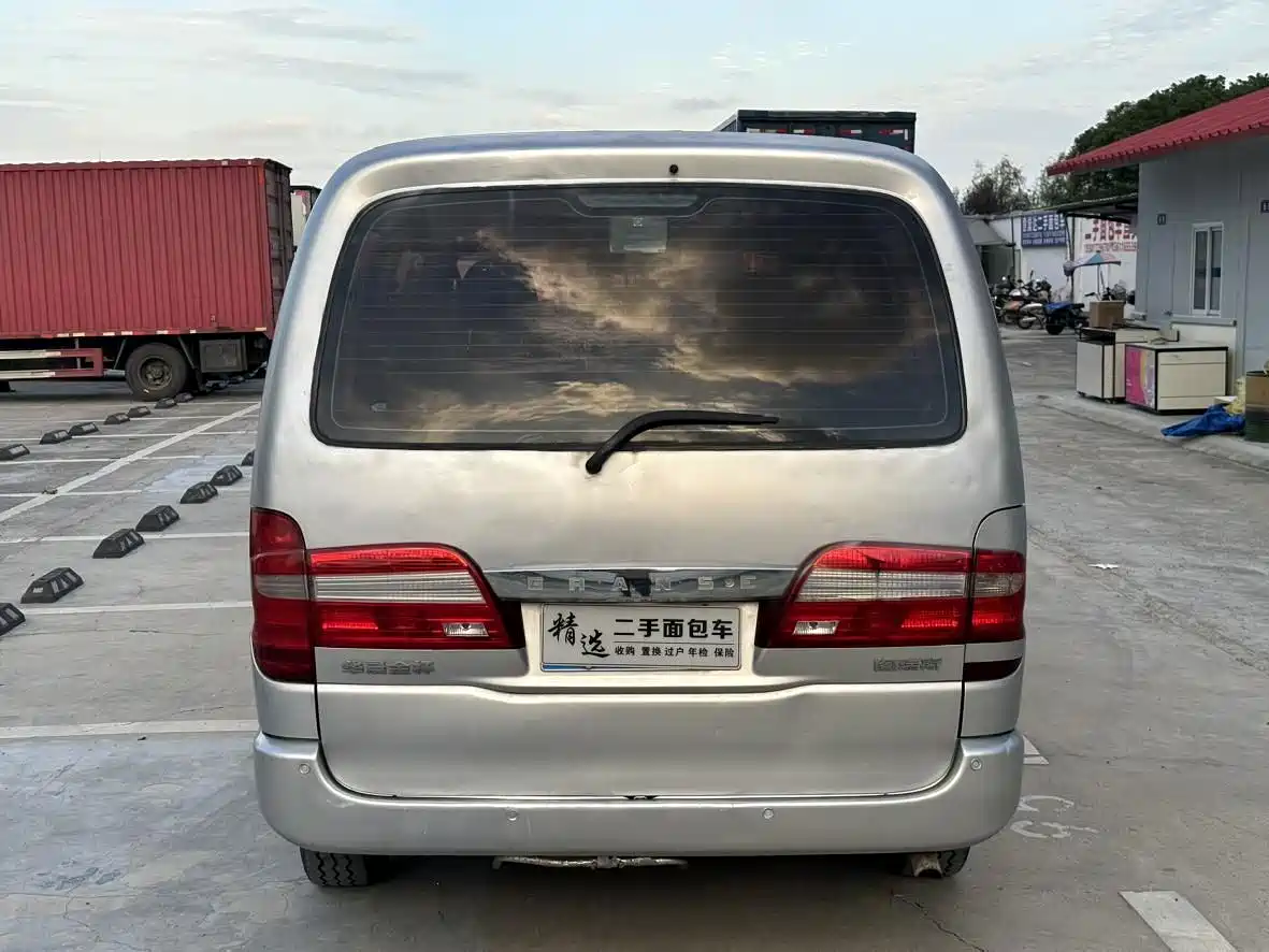 Jinbei Grace 2015 2015 2.0L Classic Edition Luxury Model Long Wheelbase 9-Seater