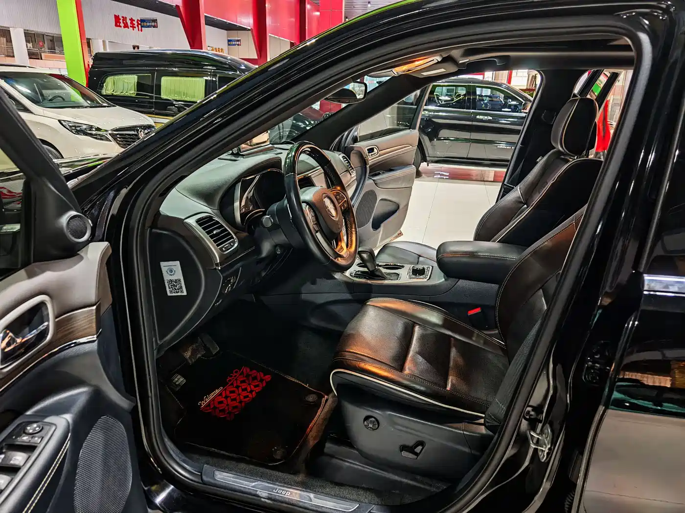 Фото 4 - Jeep Grand Cherokee (Import)