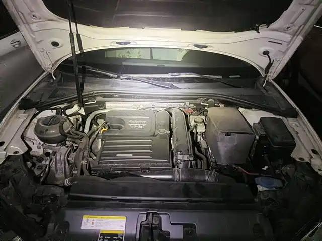 Audi A3 2014 Sportback 35 TFSI Automatic Progressive — фото 3