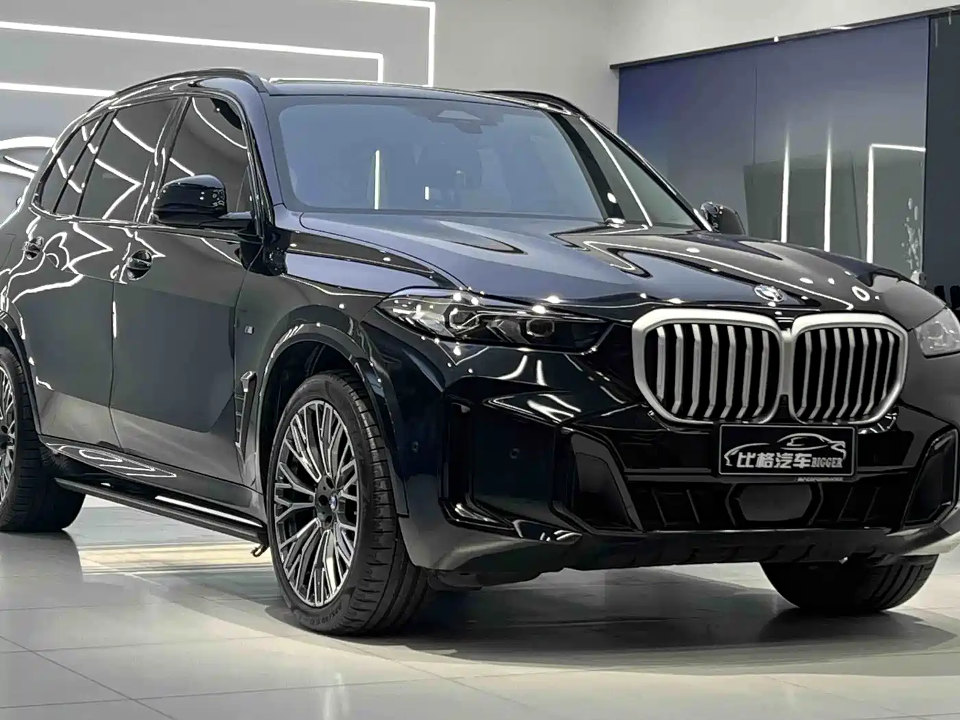 BMW X5 2023 xDrive 30Li Premium M Sport Black Night Package фото 3