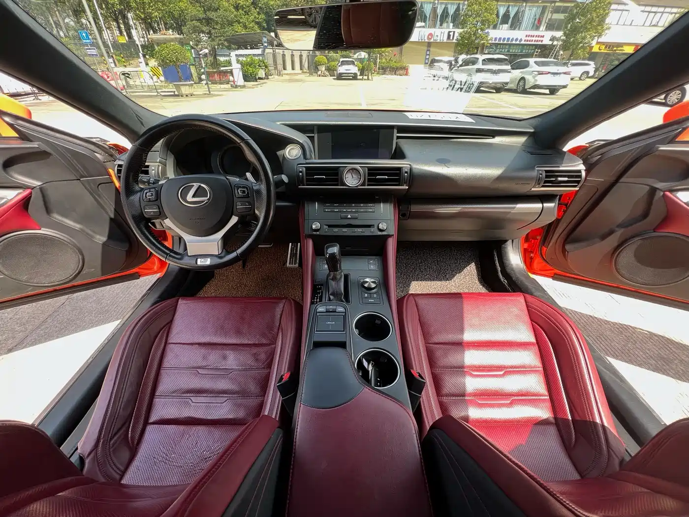 Lexus RC 2016 200t F SPORT Edition фото 18