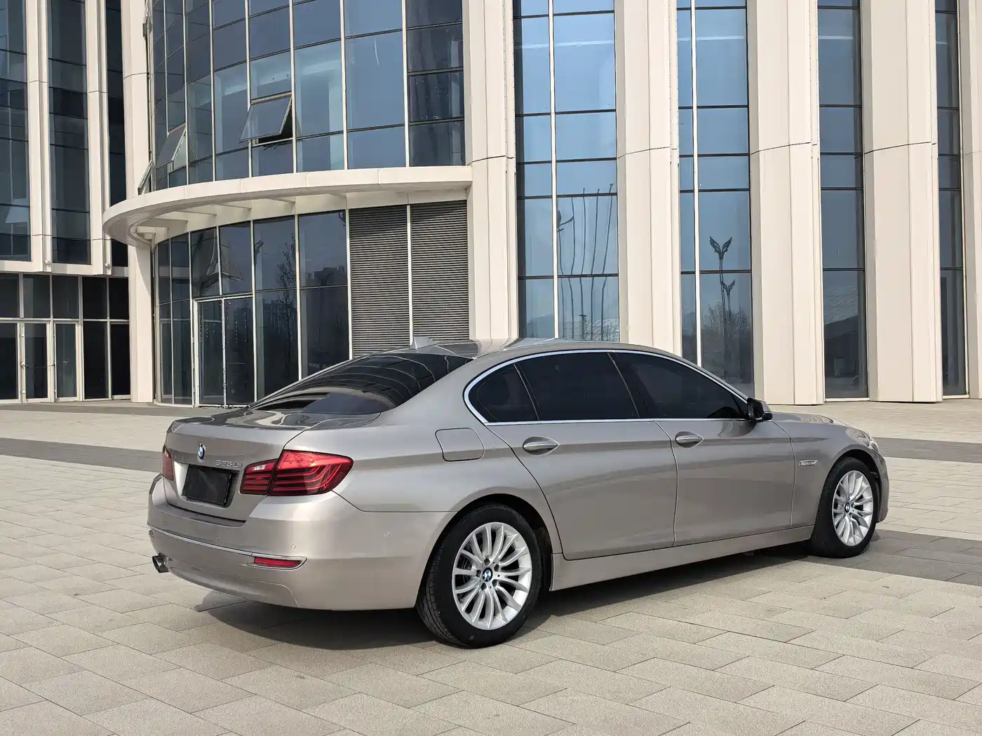 BMW 5 Series 2014 525Li Luxury Design Package фото 4