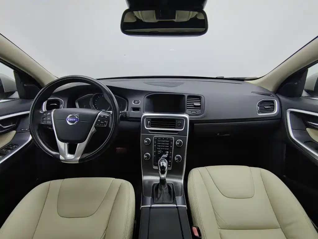 صورة 5 - Volvo S60