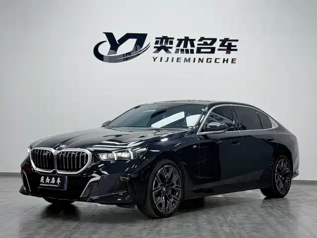 BMW 5-SERIES 2024