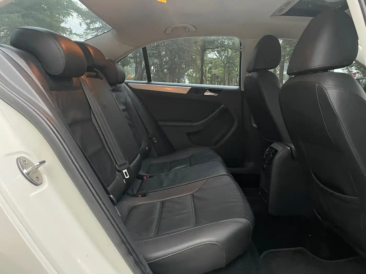 Volkswagen Sagitar 2014 1.4TSI Automatic Luxury фото 13