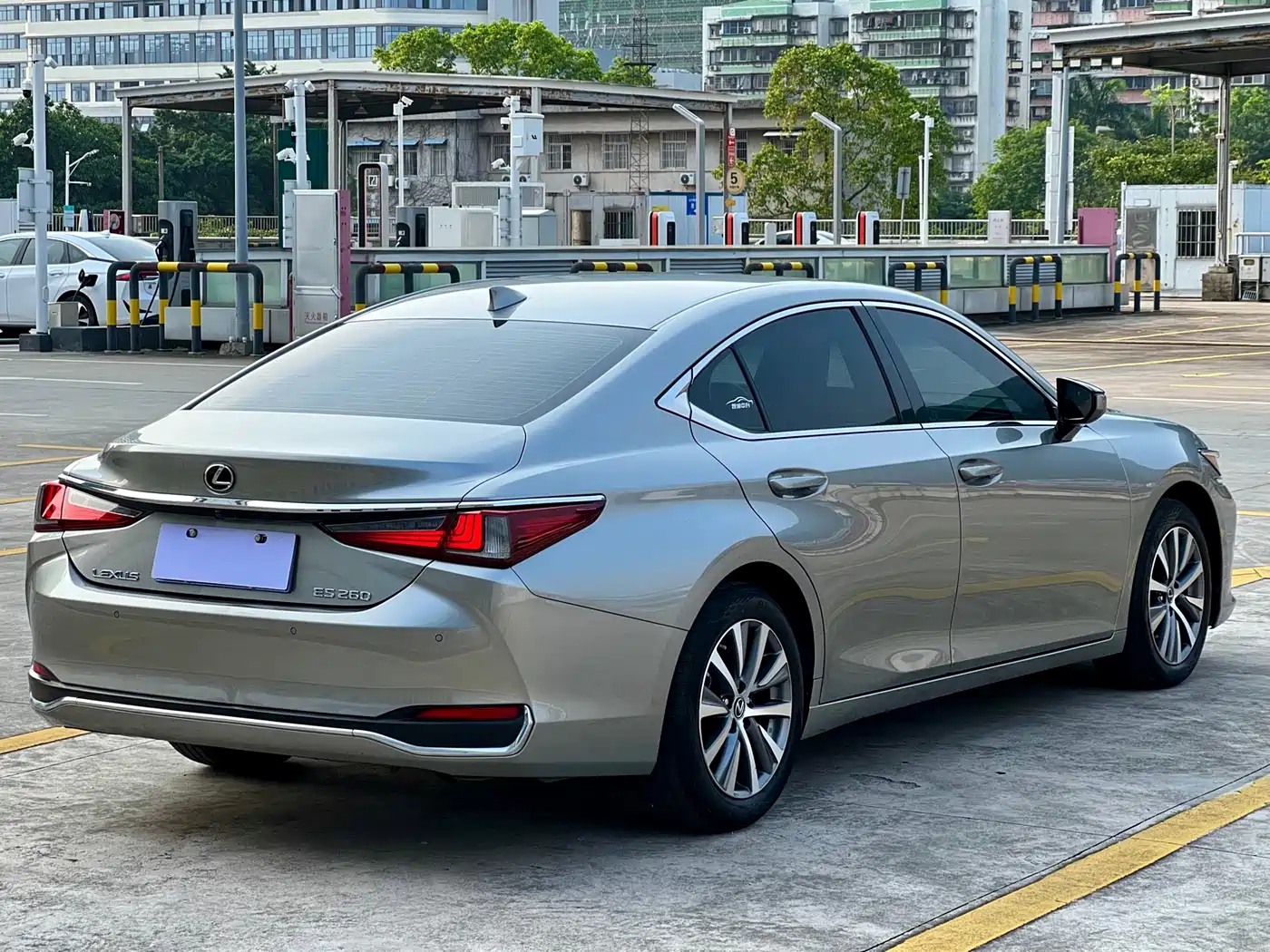 Lexus ES 2018 260 Excellence Edition China V фото 3