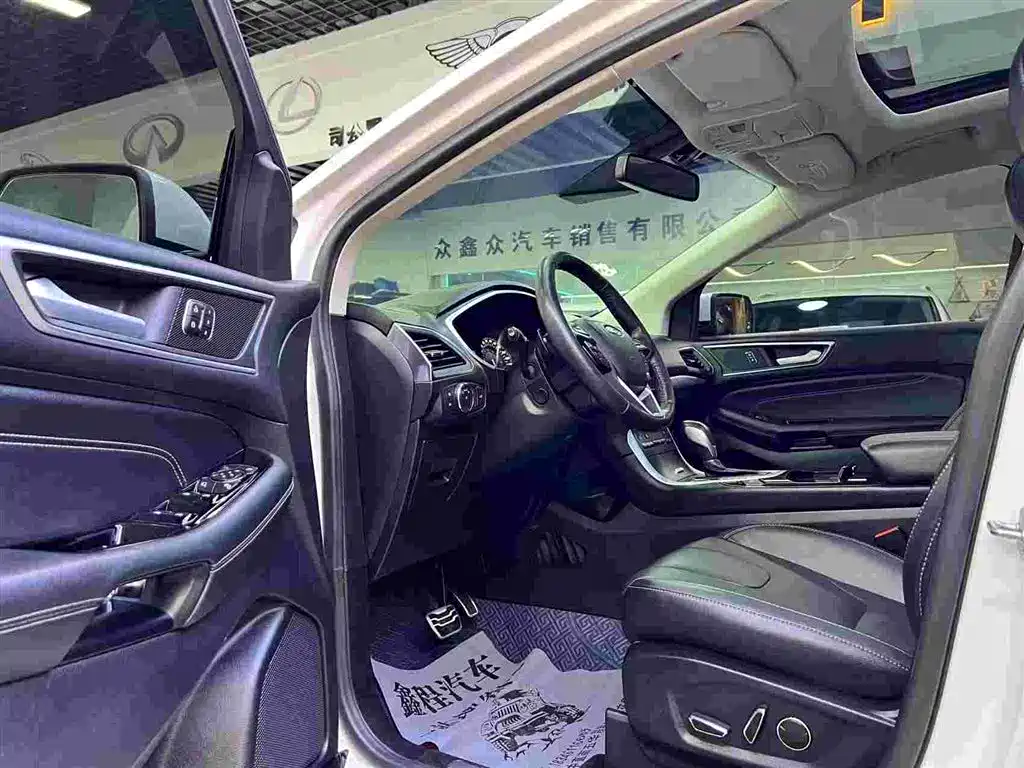 Фото 4 - Ford Edge