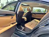 Фото 6 - Lexus ES
