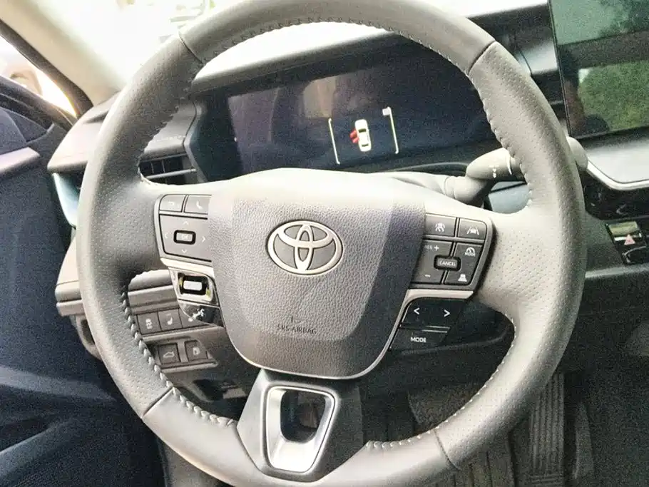 Toyota Camry 2025 2024 Hybrid 2.0HG Premium Edition