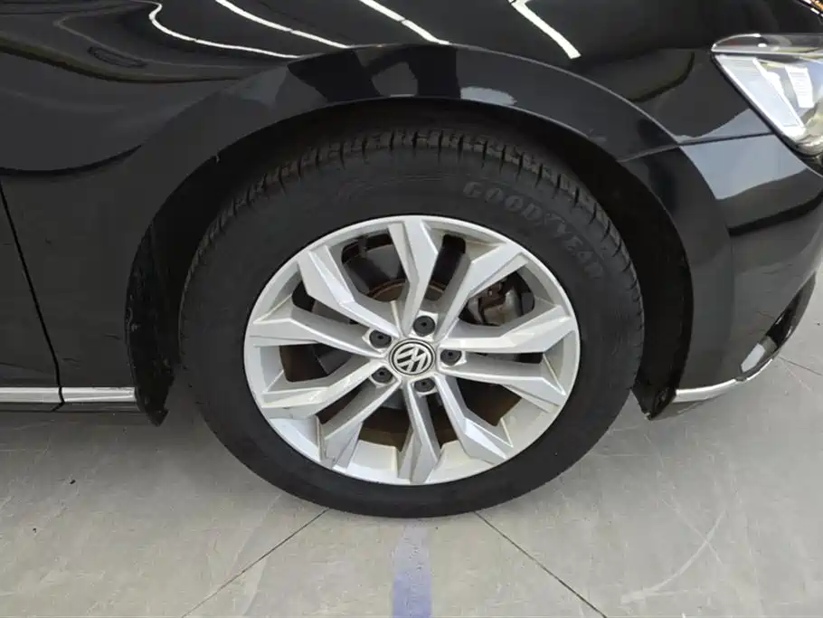 Volkswagen Magotan 2019 330TSI DSG Luxury Class China VI фото 6
