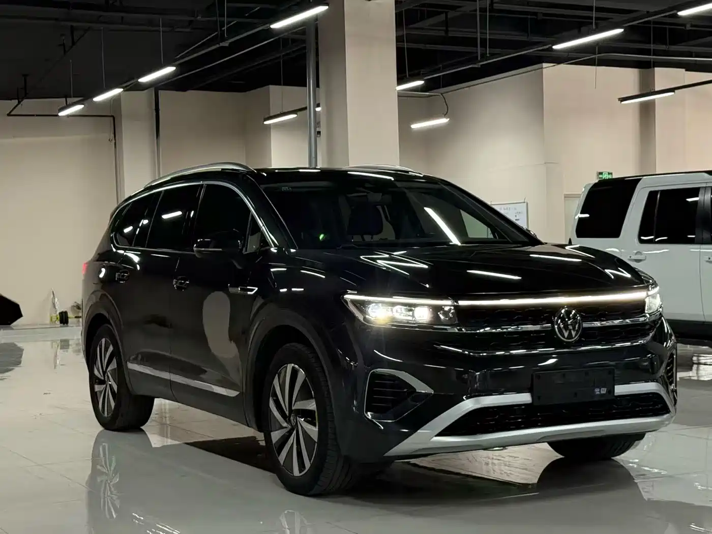 Volkswagen Talagon 2022 380TSI 4WD Luxury Premium Pro Edition 6-seater фото 3