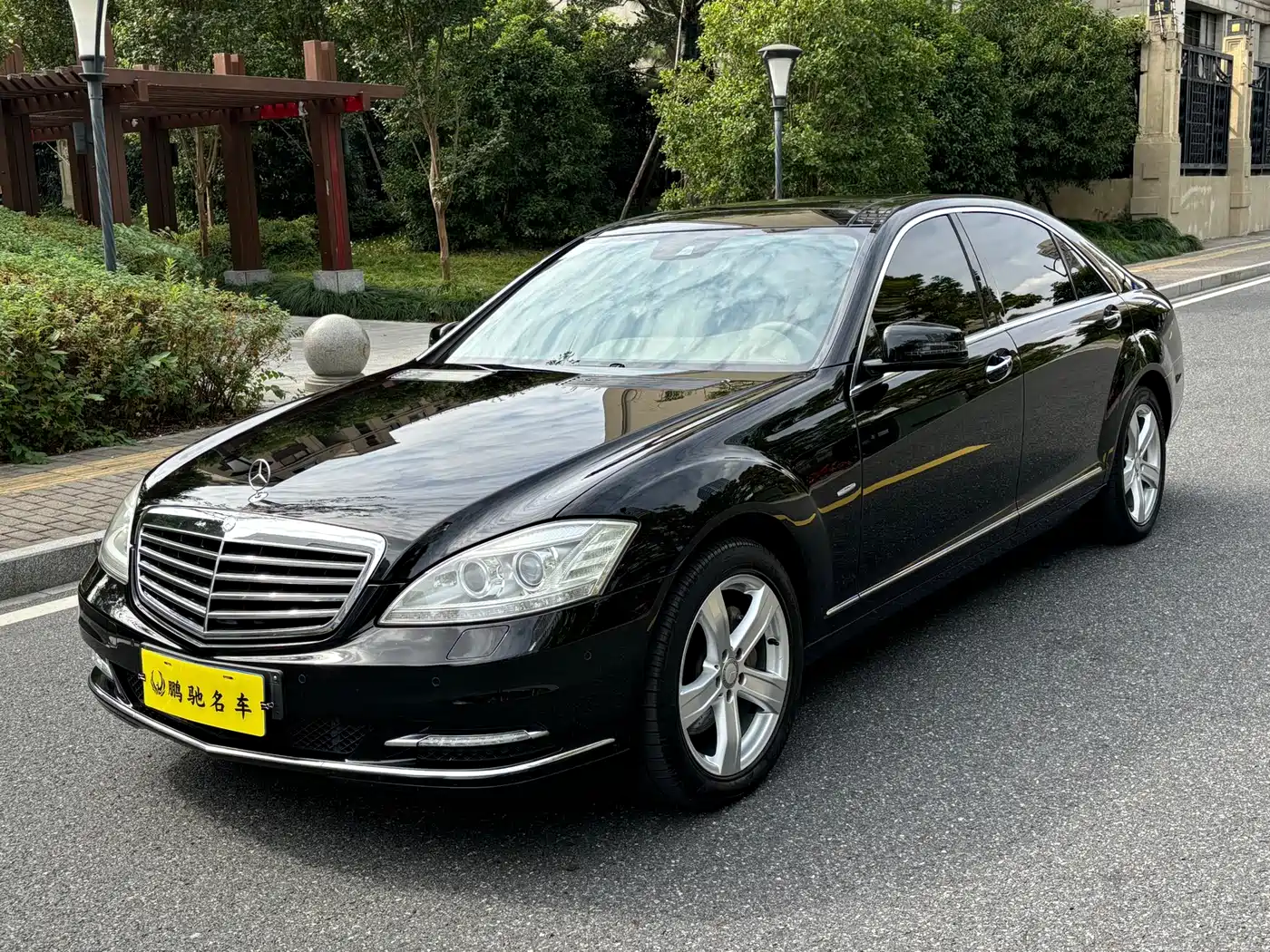 Mercedes-Benz S-Class 2012 S 300 L Luxury Grand Edition фото 3