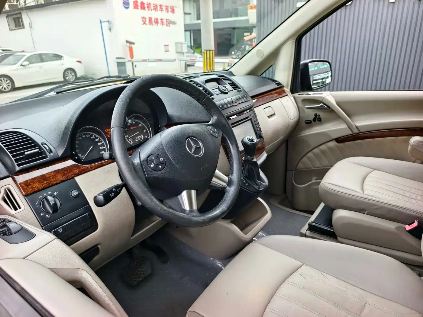Mercedes-Benz Viano 2013 3.5L Haochi Edition фото 9