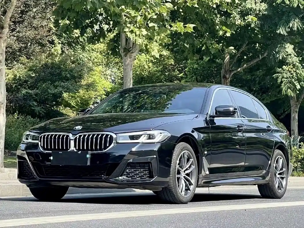 BMW 5 Series 2022 525Li M Sport Package фото 2