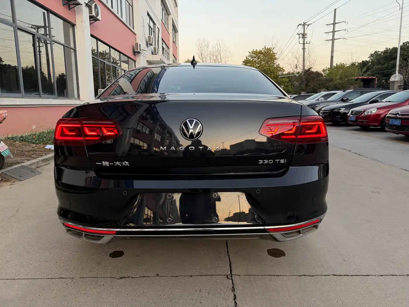 Volkswagen Magotan 2023 Model 2 Million Commemorative Edition 330TSI DSG Luxury фото 16