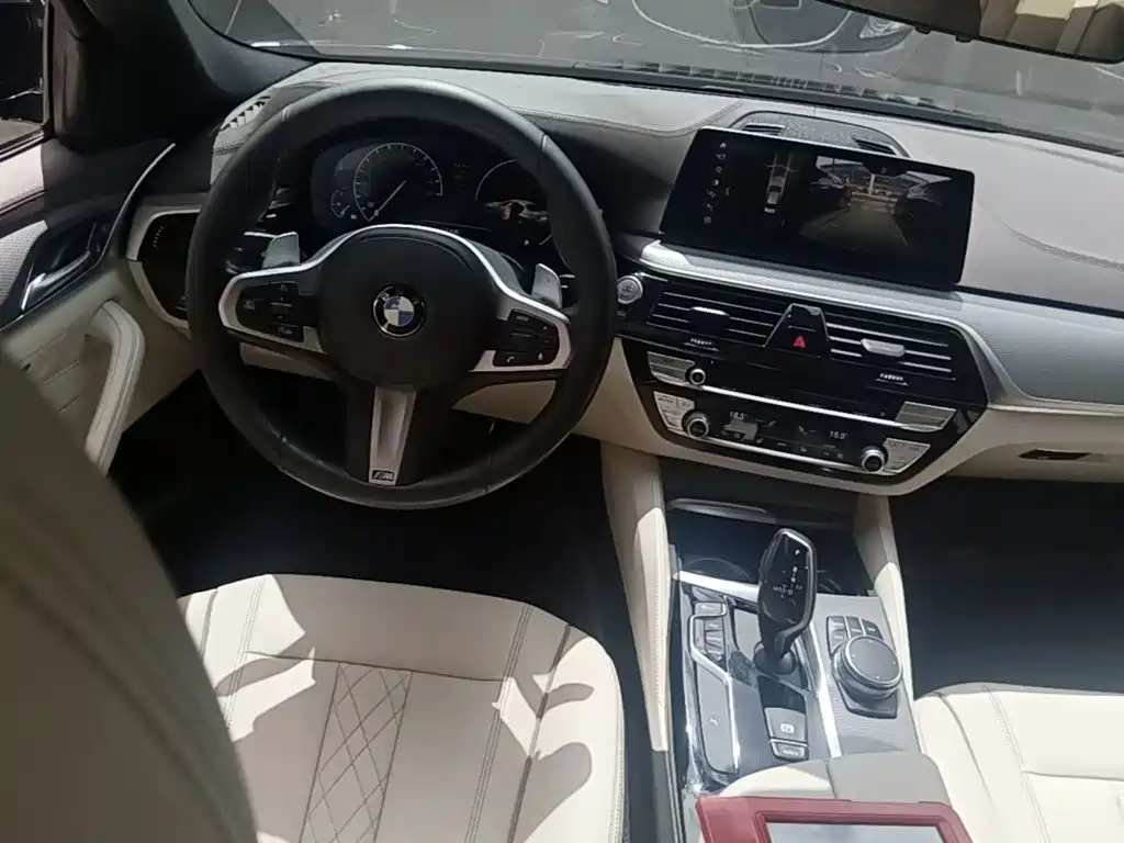 Фото 10 - BMW 5 Series
