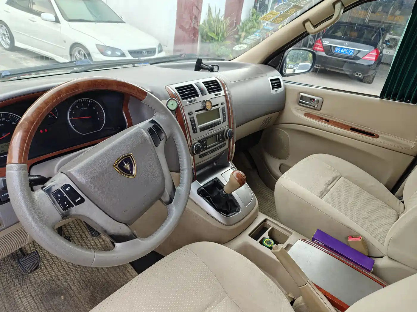 Jinbei Grace 2013 2013 2.0L Zhiling Standard 11-seater All-Games Commemorative Edition China V 10-seater