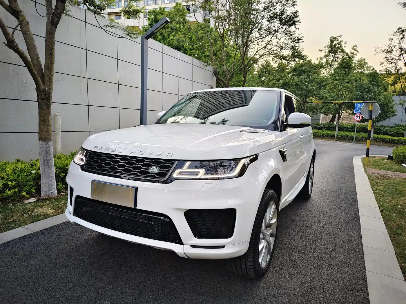 Land Rover Range Rover Sport 2019 3.0 L6 HSE DYNAMIC