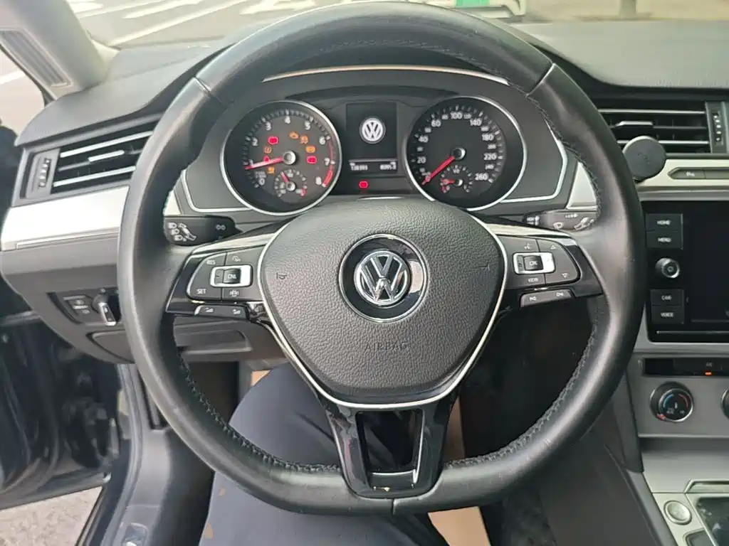 Фото 11 - Volkswagen Magotan