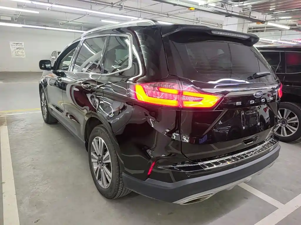 Ford Edge 2022 2021 PLUS EcoBoost 245 FWD Platinum Sharp 5-seater