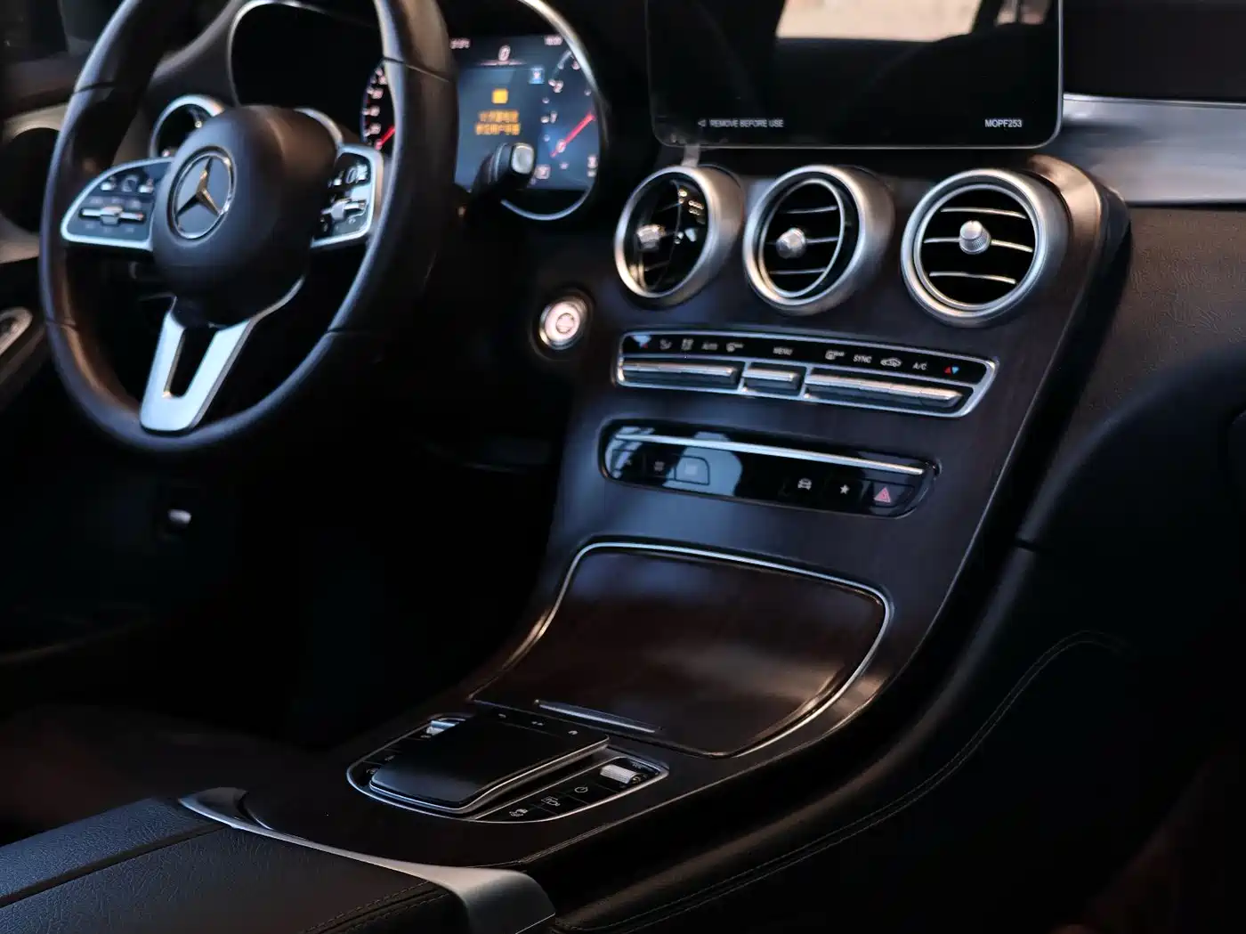 Mercedes-Benz GLC 2022 Model GLC 260 L 4MATIC Dynamic Edition фото 13