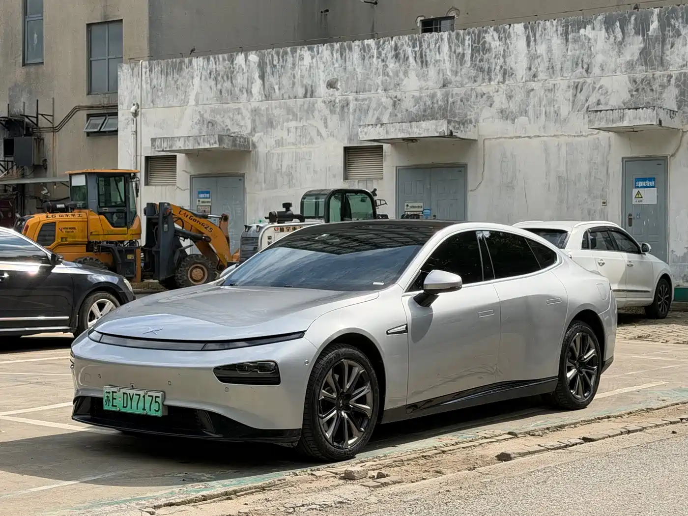Фото 1 - XPeng P7