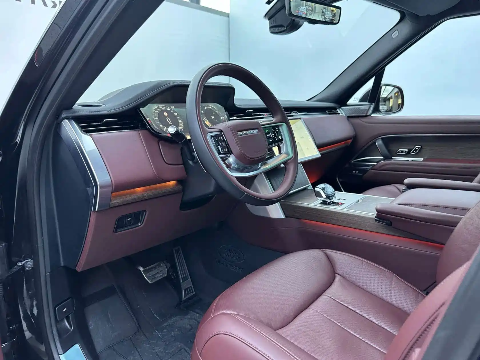 Photo 5 - Land Rover Range Rover