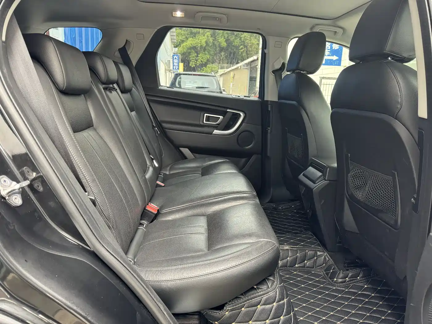 Land Rover Discovery Sport 2018 240PS SE Edition фото 7