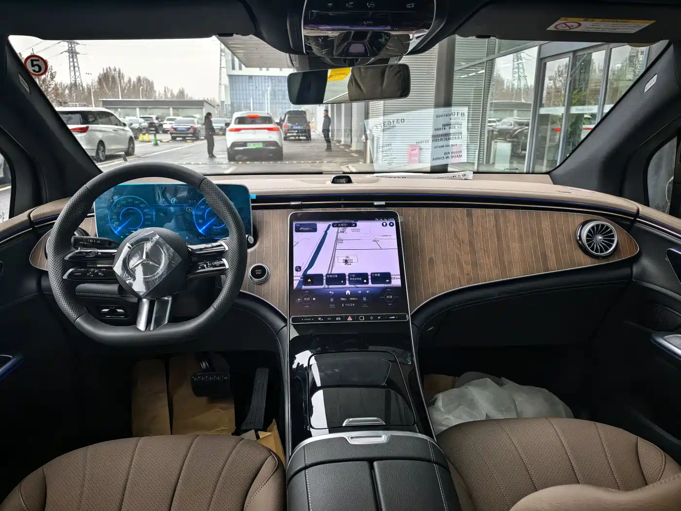 MERCEDES-BENZ EQE SUV