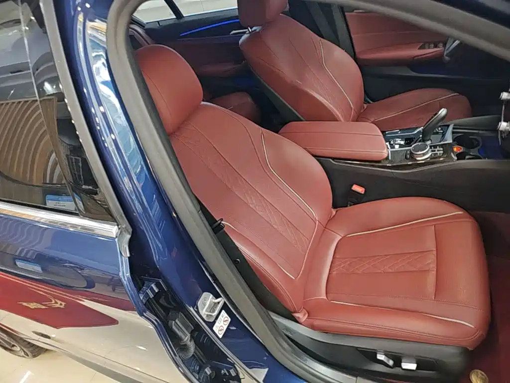 Photo 25 - BMW 5 Series