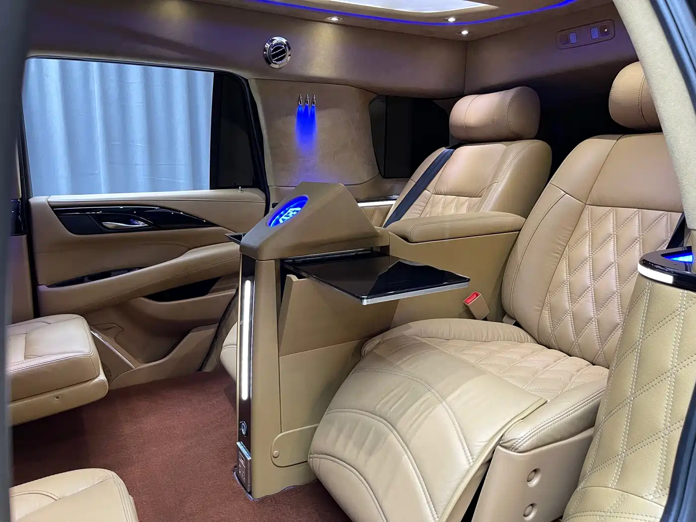 Cadillac Escalade 2017 6.2L ESV Platinum Extended фото 8
