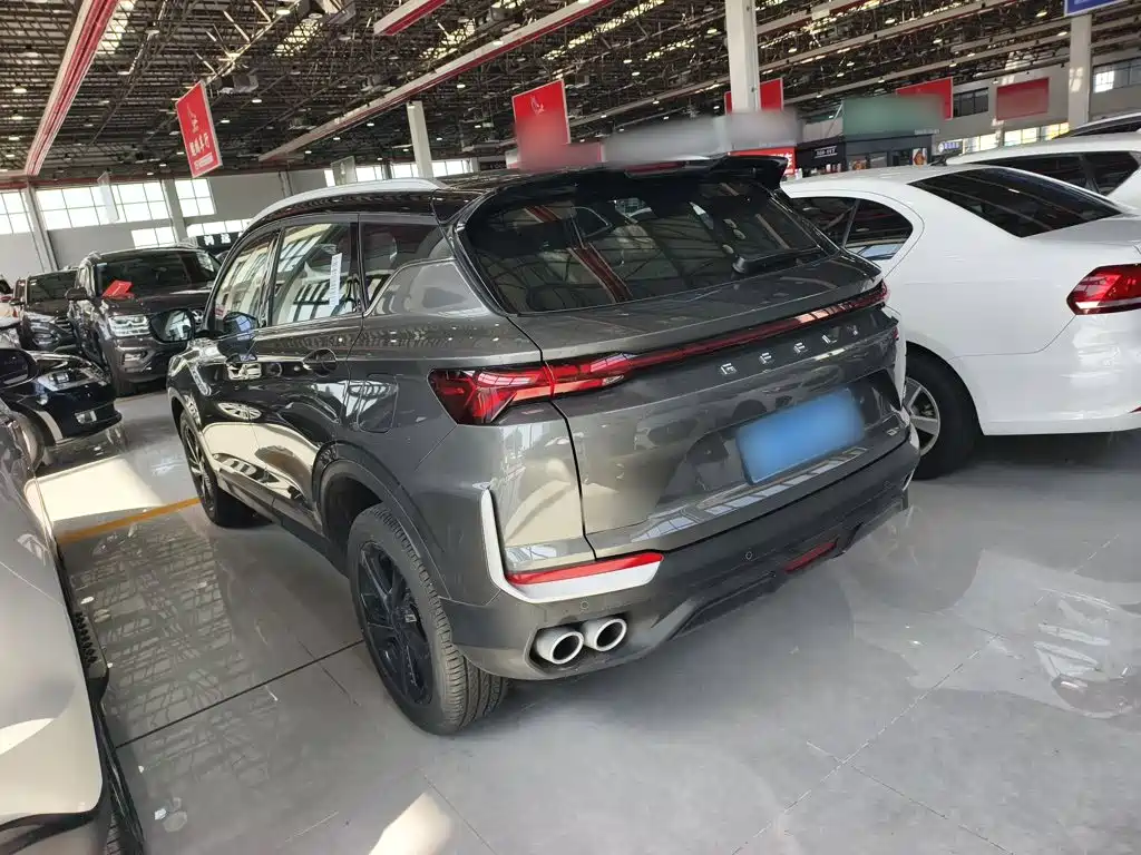 Фото 14 - Geely Coolray
