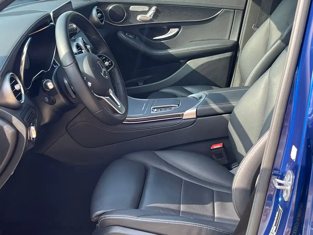 Mercedes-Benz GLC Coupe 2020 GLC 300 4MATIC Coupe SUV фото 10