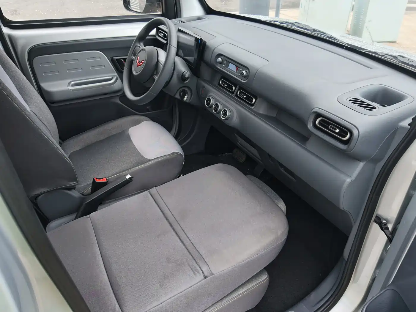 Wuling Motors Wuling Zhiguang NEV 2026 2025 Model 305km Base Version