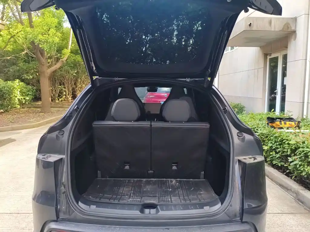 Tesla Model Y L 2026 2025 Facelift Long Range AWD
